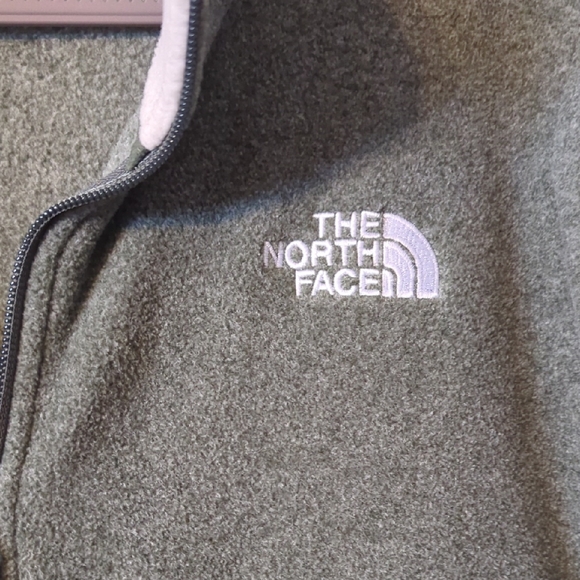 The North Face Fleece Quarter Zip - Picture 3 of 5